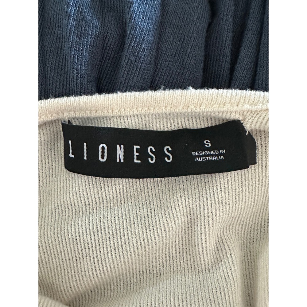 Lioness Renaissance Pleated Maxi Dress Cream Navy Blue New! - Picture 11 of 13